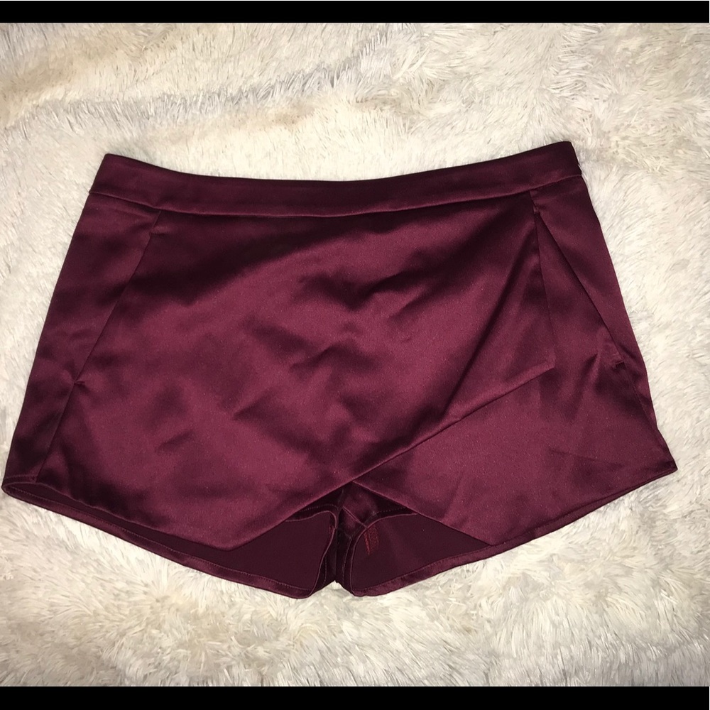 EXPRESS SATIN ASYMMETRICAL SKORT